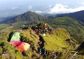 Feat cj sparxx i holly wolf подробнее. Gunung Ungaran Semarang Jalur Pendakian Dan Spot Menarik