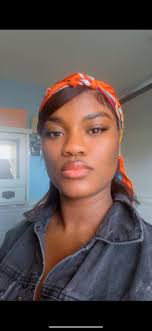 Looking for professional linkedin headshot photographers?