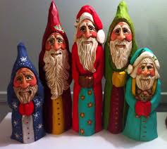 Wooden Santas Hand Carved And Painted By Elizabeth Brown Liverpool Ns Wood Carving Patterns Santa Carving Wood Carving Art