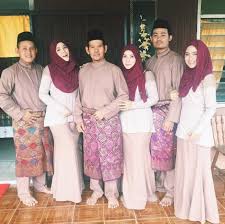 Haqiem rusli uitm merbok kedah haqiemrusli qiemilio mgt2019 uitmmerbok kedah. 7 Gambar Selebriti Popular Bersama Adik Beradik Yang Semuanya Bertudung Manisnya Semua Soya Lemon