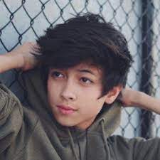 Sebastian moy is a instagram star from florida. Sebastian Moy Bio Family Trivia Famous Birthdays