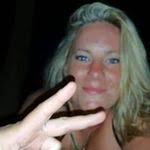 Elizabeth Leus's Instagram, Twitter & Facebook