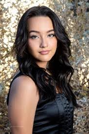 Annette Senior's Instagram, Twitter & Facebook