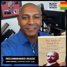 Julie Laut (@julierlaut)