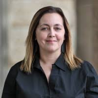 Melissa Cryer's Instagram, Twitter & Facebook