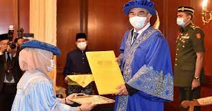 Yang amat berhormat datuk seri haji mohd najib bin tun haji abdul razak. Mohd Ali Dimasyhur Canselor Utem