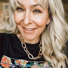 Becky Schipper's Instagram, Twitter & Facebook