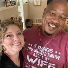 Stephanie Hawes's Instagram, Twitter & Facebook