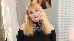 Teď promluvila o tom, jak jí manžel petr. Veronika Gajerova Je Zadluzena Az Po Usi Pozadala Jsem Si O Oddluzeni Zivot