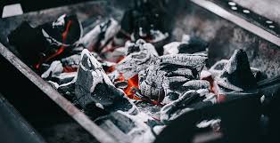 Lump charcoal vs charcoal briquettes. Lump Charcoal Vs Briquettes Which Is Best Barbecue Faq