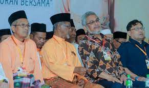 Puan ratna salsabila ismail / ketua wanita muda amanah negeri kelantan (warda) tarikh : Muhammad Hussin Ganti Wan Rahim Kemudi Amanah Kelantan
