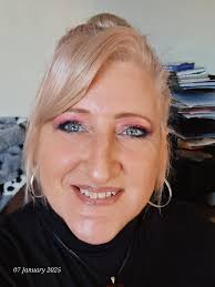 I used fuchsia pink,champagne,dark green and navy blue 🙂