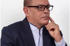 MINERD designa Carlos Perez director del distrito escolar 06-06