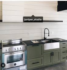 Tate Olive Benjamin Moore Interior Design Kitchen Small Olive Kitchen Kitchen Inspirations
