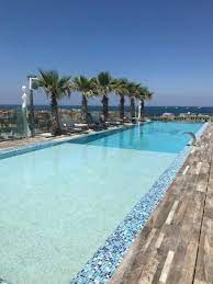 Infinity pools with a vanishing edge make you feel as if you are one with the horizon. Pool Picture Of Hugo S Boutique Hotel Island Of Malta Tripadvisor