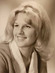 Carol Pearcy's Instagram, Twitter & Facebook