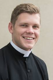 Prayers for seminarians as they start their spring semester! Write names of  seminarians in the comments so that we can pray for them, too.