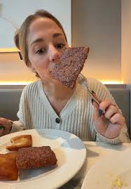 American in the UK: Rating Scottish Breakfast Foods 🏴󠁧󠁢󠁳󠁣󠁴󠁿🇺🇸 No  but a tattie scone with nutella is 🤯 #fail #mukbang #americanintheuk  #ukvsusa #scottish #americaninscotland #lornesausage