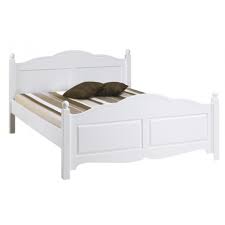 Entièrement en pin massif provenant de forêt à gestion incassable, ce couchage vous offre un lit robuste soutenu par un pied central et 4 pieds carrés qui sont reliés par 3 traverses en bois. Lit Blanc 2 Places 140 X 190 Style Anglais Beaux Meubles Pas Chers