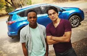 Pin En Teen Wolf Derek initially served as a mentor to scott mccall , but the relationship soured after derek became an alpha and began making choices scott found immoral. pinterest