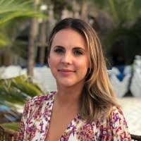 Kelli Carlson's Instagram, Twitter & Facebook