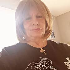 Big Rusty's Survival and Visitor Experiences