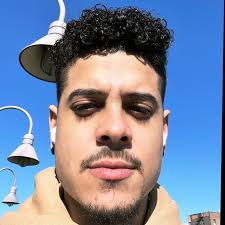 Delvis Santiago's Instagram, Twitter & Facebook