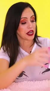 Sandra Cira's Instagram, Twitter & Facebook