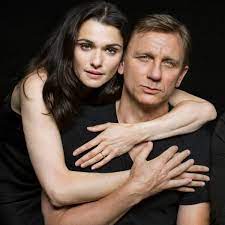 Filming for the 24th bond movie continued on sunday, with the action moving to central london with streets around trafalgar square. Betrayal Mit Rachel Weisz Und Daniel Craig Vor Premiere Erfolgreich Der Spiegel