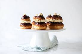 Religieuse Patisserie Francaise Elegante Et Gourmande Recette Patisserie Francaise Patisserie Patisseries Elegantes