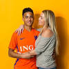 Justin kluivert has been impressing at ajax as he looks to emulate his famous father and attacking legend patrick Https Encrypted Tbn0 Gstatic Com Images Q Tbn And9gct2aoh8gfqynlf6dtn9 Boitecadtokxkqiro0mmtjlsvrhpczy Usqp Cau
