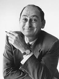 George Nelson iconic mid-century furniture, lighting and accessory designer 