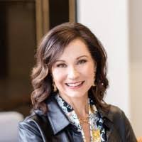 Lisa Zook's Instagram, Twitter & Facebook