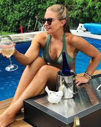 Cheryl Hickey - Prosecco perception. It is all in how we see things. #life | Facebook