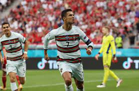 Toute les infos sur le football portugais. Portugal S Record Breaking Ronaldo Sinks Battling Hungary Reuters