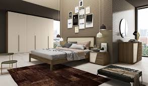 L'arredamento per le camere matrimoniali moderne tende maggiormente a curare lo stile anche se i modelli classici non sono da meno. Produzione Camere Componibili Imab Group