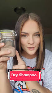 Cornstarch and Cocoa Powder Dry Shampoo