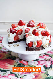 Erdbeer Cremetorte Rezept In 2020 Kuchen Und Torten Rezepte Creme Fur Torten Nachtisch Mit Erdbeeren