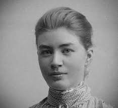 Mor och dotter Troell gräver i släktsagan i ny tv-dokumentär