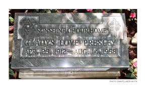 Elvis presley grave graceland elvis elvis presley photos lisa marie presley elvis and priscilla mississippi famous tombstones meditation garden places. Mother S Star Of David Headstone Revives Talk Of Elvis S Jewish Roots 61j
