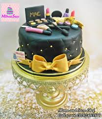 Bundt cakes are about the easiest and most satisfying cakes you can make. Black And Gold Make Up Cake Cake By Mero Wageeh Cakesdecor