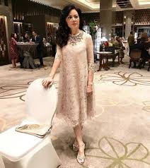 Baju yang biasa dikenakan untuk acara pesta pernikahan/kondangan biasanya memang menggunakan baju kebaya. Buy Simple Brokat Dress Cheap Online