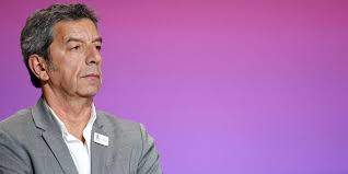 Michel cymès is an actor and producer, known for le magazine de la santé (1998), la ruée vers l'or gris (2011) and les poules ont des dents (2005). Michel Cymes Retourne A L Hopital Le Point