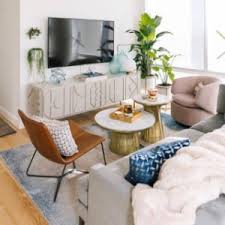 Crescent Swivel Chair Nyc Apartment Decorating Nyc Apartment Small Tv Room