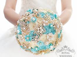 The best wedding styles to pair them with. Bridal Bouquet Ideas For Something Blue