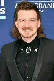 Riley Green or Morgan Wallen 🎤