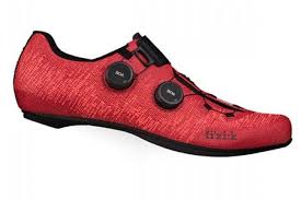 They got there by limiting the padding and using a uni direction full carbon outsole. Fizik Mens Vento Infinito Knit Carbon 2 Road Shoe At Westernbikeworks