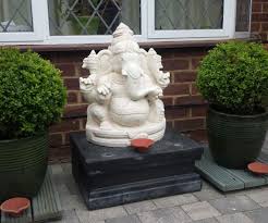 Large ganesh garden statue ganesh water fountain. Ganesh Plinth Stone Garden Ornaments Garden Statues In Uk