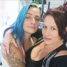 Hayley Warren's Instagram, Twitter & Facebook