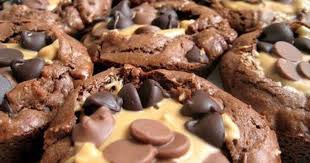 La Folle Recette De Brownies A Faire Et Refaire Durant Ta Fin De Session Peanut Butter Cup Brownies Food Brownie Cups